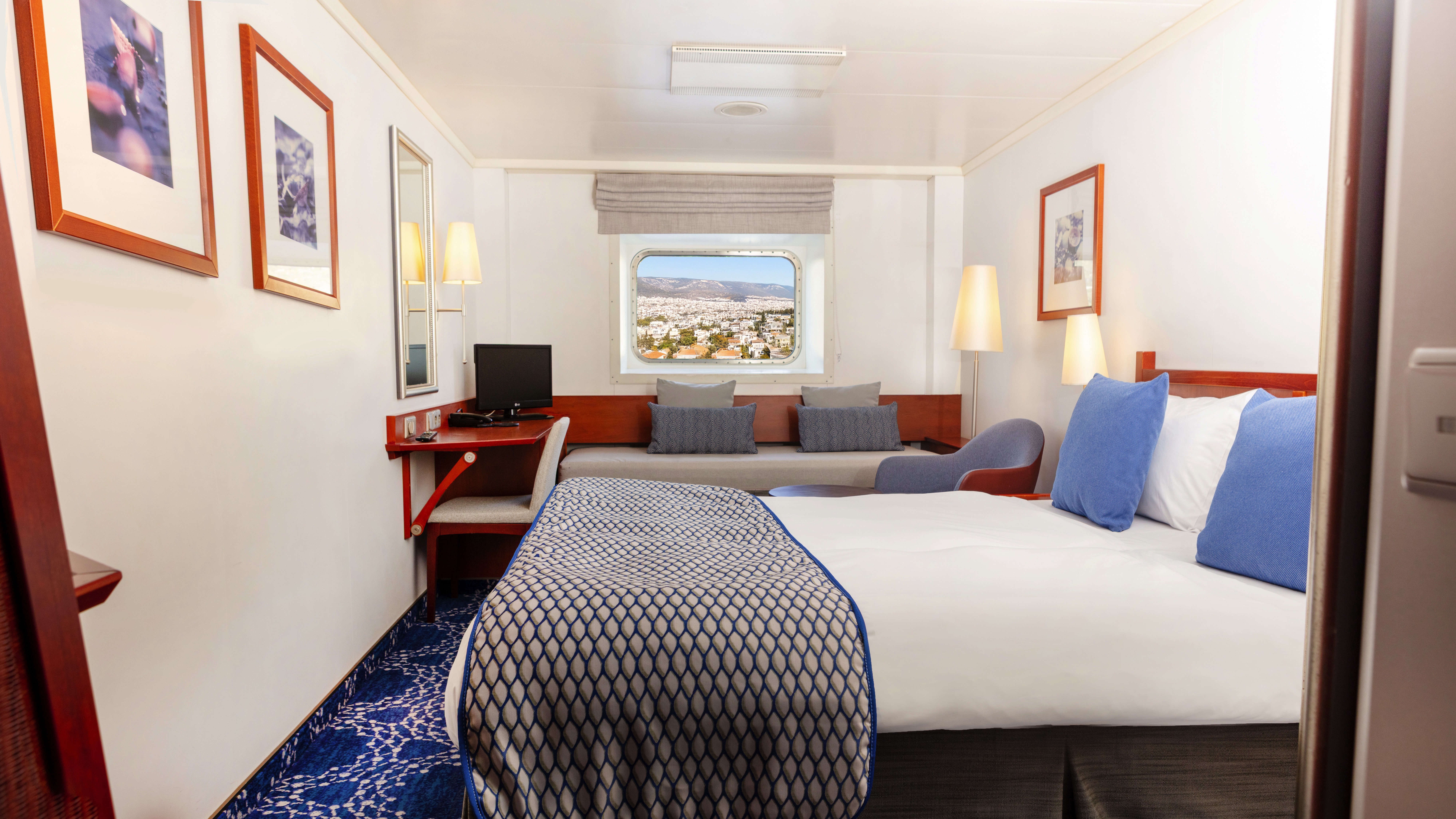 Exterior Cosmos Cabin